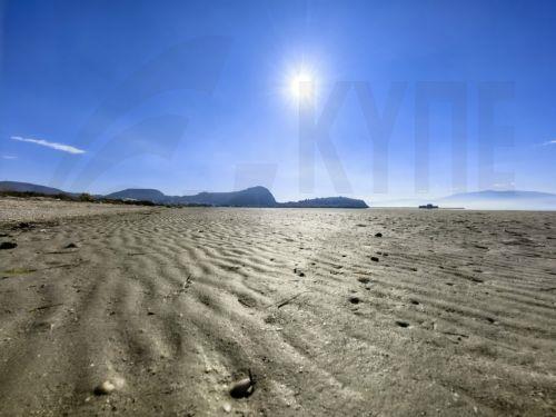 Το φαινόμενο της άμπωτης παρουσιάστηκε σε μεγάλη έκταση στην πόλη του Ναυπλίου, Παρασκευή 3 Ιανουαρίου 2025, καθώς ένα μικρό κομμάτι θάλασσας χώριζε την ξηρά από το επιθαλάσσιο κάστρο Μπούρτζι του Ναυπλίου, ενώ υπολογίζεται πως περισσότερο από 150 μέτρα τραβήχτηκε η θάλασσα προς τη στεριά. ΑΠΕ-ΜΠΕ/ΑΠΕ-ΜΠΕ/ΜΠΟΥΓΙΩΤΗΣ ΕΥΑΓΓΕΛΟΣ