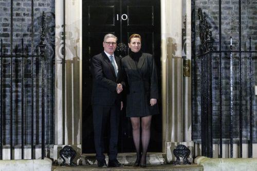 epa11875245 British Prime Minister Keir Starmer (L) welcomes Danish Prime Minister Mette Frederiksen (R) ahead of their talks at 10 Downing Street in London, Britain, 04 February 2025.  EPA/TOLGA AKMEN