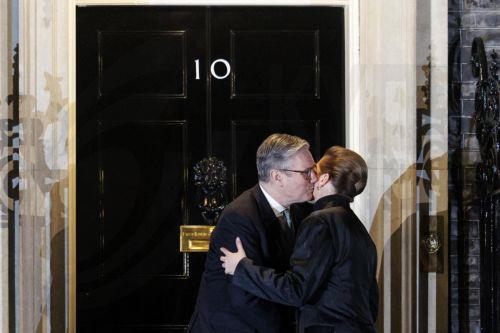 epaselect epa11875274 British Prime Minister Keir Starmer (L) greets Danish Prime Minister Mette Frederiksen (R) ahead of their talks at 10 Downing Street in London, Britain, 04 February 2025.  EPA/TOLGA AKMEN