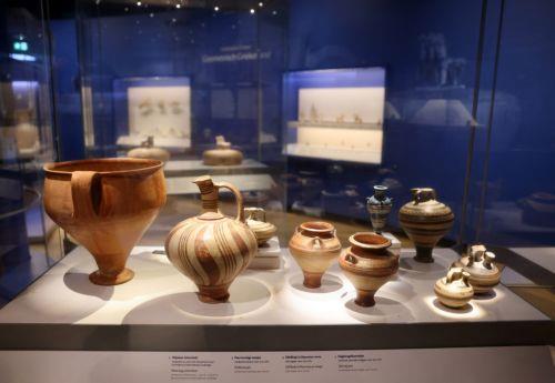 Στο μουσείο Rijksmuseum van Oudheden στο Leiden της Ολλανδίας όπου φιλοξενούνται κυπριακές αρχαιότητες περιηγήθηκε ομάδα Κυπρίων δημοσιογράφων. ΚΥΠΕ/ΚΑΤΙΑ ΧΡΙΣΤΟΔΟΥΛΟΥ