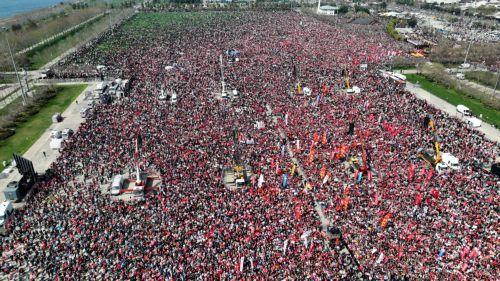 epa11996855 A picture taken with a drone shows people taking part in a demonstration organized by the main opposition Republican People's Party (CHP) against the detention of Istanbul mayor, in Istanbul, Turkey, 29 March 2025. Istanbul Mayor Ekrem Imamoglu of the Republican People's Party (CHP) was jailed and dismissed by the Turkish Ministry of Interior on...