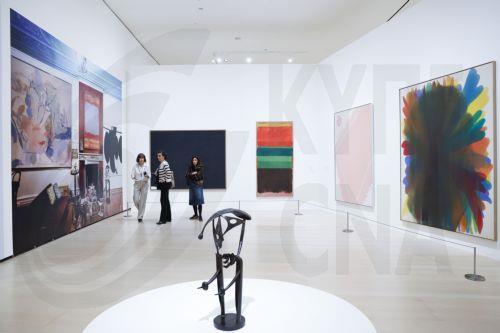 epa12022148 People visit the exhibition 'Helen Frankenthaler: Painting Without Rules' at the Guggenheim Museum of Bilbao, Spain, 10 April 2025. The exhibition, running from 11 April to 28 September, gathers the work of Frankenthaler, best known for her invention of the soak-stain technique, which played a pivotal role in the transition from Abstract...