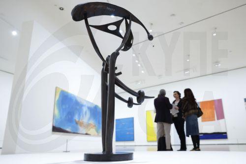 epa12022149 People visit the exhibition 'Helen Frankenthaler: Painting Without Rules' at the Guggenheim Museum of Bilbao, Spain, 10 April 2025. The exhibition, running from 11 April to 28 September, gathers the work of Frankenthaler, best known for her invention of the soak-stain technique, which played a pivotal role in the transition from Abstract...