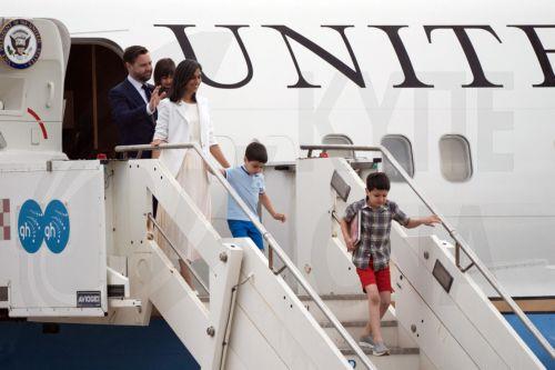 epa12038306 US Vice President JD Vance with his wife Usha Vance and children, disembarks from Air Force Two at Ciampino Rome Airtport, in  Rome, Italy, 18 April 2025. US Vice President JD Vance will be received by Italian Prime Minister Giorgia Meloni at Palazzo Chigi.  EPA/TELENEWS