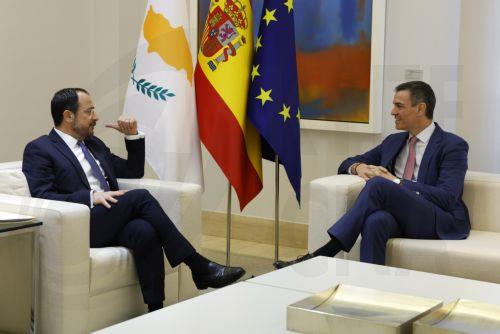 epa12060128 Spanish Prime Minister Pedro Sanchez (R) receives Cyprus' President Nikos Christodoulides (L) at Moncloa Palace in Madrid, Spain, 28 April 2025.  EPA/JJ Guillen