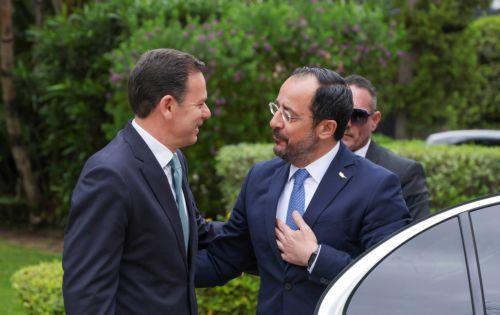 Ο Πρόεδρος της Δημοκρατίας κ. Νίκος Χριστοδουλίδης σε συνάντηση με τον Πρωθυπουργό της Πορτογαλίας κ. Luís Montenegro.