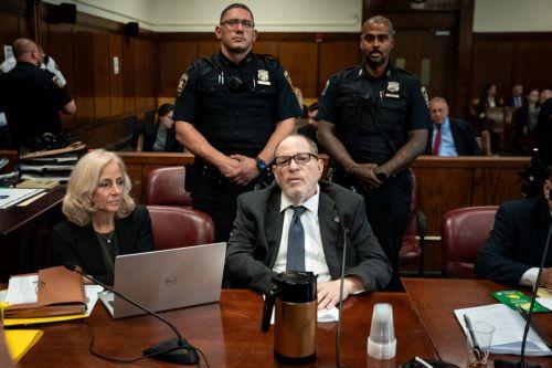 epa12102933 Former US film producer Harvey Weinstein attends his retrial at Manhattan Criminal Court in New York, New York, USA, 15 May 2025. Weinstein was convicted of first-degree criminal sexual act and third-degree rape in 2020 and sentenced to 23 years in prison, but the conviction was overturned on appeal in April 2024 and Weinstein is now being...