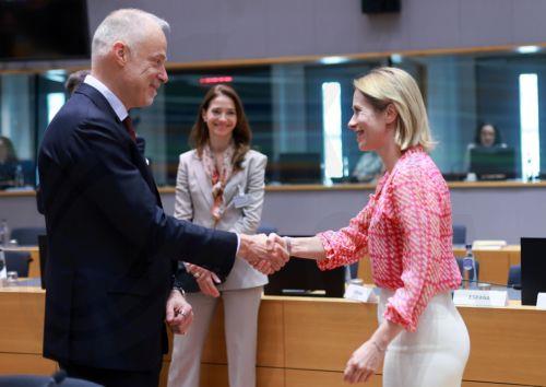 epa12118715 Hungarian Minister of Defense Kristof Szalay-Bobrovniczky (L) and EU High Representative for Foreign Affairs and Security Policy, Kaja Kallas (R), attend a European Foreign Affairs and Defense Ministers Council in Brussels, Belgium, 20 May 2025. The Council will discuss EU military support for Ukraine and the latest developments in the Middle...