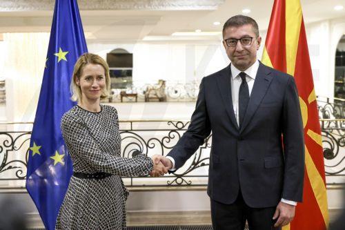 epa12127660 North Macedonia's Prime Minister Hristijan Mickoski (R) welcomes the European Commission's Vice-President and High Representative of the Union for Foreign Affairs and Security Policy, Kaja Kallas (L) upon her visit to Skopje, Republic of North Macedonia, 23 May 2025. The EU Foreign Policy chief arrived in North Macedonia following her visit to...