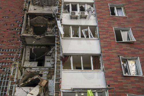 epa12167611 The site of a drone strike on a high-rise residential building after an overnight attack in Kyiv, Ukraine, 10 June 2025, amid the ongoing Russian invasion. At least two people were killed and a dozen more injured after Russia launched a large-scale combined assault across Ukraine, according to the State Emergency Service (SES).  EPA/MAXYM...