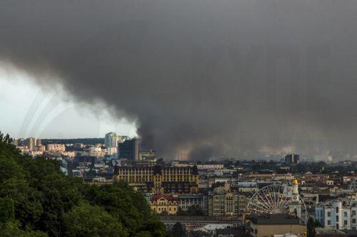 epa12167613 Clouds of smoke rise above the Ukrainian capital following an overnight attack in Kyiv, Ukraine, 10 June 2025, amid the ongoing Russian invasion. At least two people were killed and a dozen more injured after Russia launched a large-scale combined assault across Ukraine, according to the State Emergency Service (SES).  EPA/MAXYM MARUSENKO