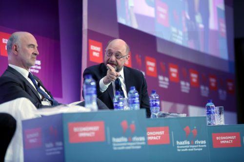 Ο πρώην πρόεδρος του Ευρωπαϊκού Κοινοβουλίου, Μάρτιν Σουλτς και ο πρώτος πρόεδρος του Γαλλικού Ανωτάτου Δικαστηρίου, πρώην επίτροπος της Ευρωπαϊκής Ένωσης Πιερ Μοσκοβισί (Α), συμμετέχουν σε πάνελ, στο 29ο Annual Government Roundtable με θέμα: “Walking steadily across a tightrope of uncertainty”, Λαγονήσι, Τρίτη 1 Ιουλίου 2025. ΑΠΕ-ΜΠΕ/ECONOMIST IMPACT/ΒΑΪΟΣ...