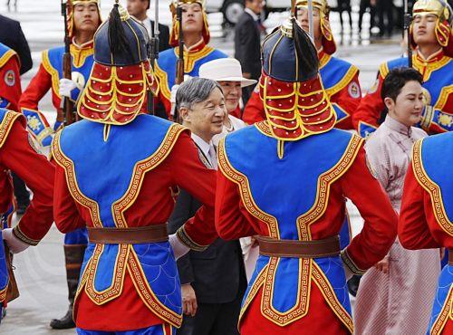 epa12220176 Japanese Emperor Naruhito (C-L) and Empress Masako (C-R) arrive at Chinggis Khaan International Airport in Ulaanbaatar, Mongolia, 06 July 2025. The Emperor and Empress of Japan arrived in Mongolia for an eight-day state visit.  EPA/JIJI PRESS JAPAN OUT EDITORIAL USE ONLY