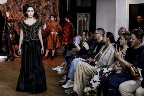 epa12226294 A model presents a creation from the Haute Couture Autumn/Winter 2025/2026 collection by Franck Sorbier during the Paris Fashion Week, in Paris, France, 09 July 2025. The presentation of the women's collections runs from 07 to 11 July 2025.  EPA/TERESA SUAREZ