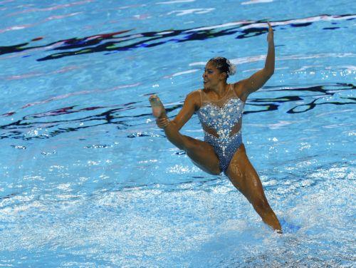 epa12246545 Team Brazil competes in the Team Free preliminaries of artistic swimming at the World Aquatics Championships Singapore 2025 in Singapore, 19 July 2025.  EPA/RUNGROJ YONGRIT