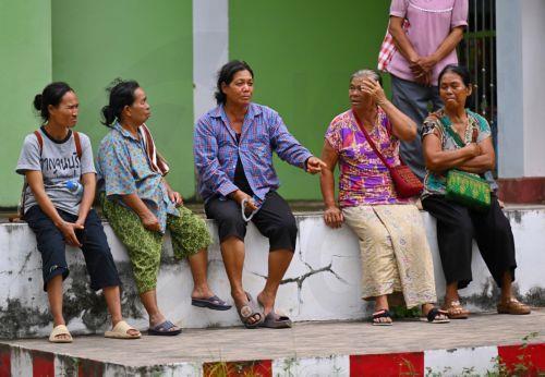 epa12258148 Elderly evacuees sit at a Thai government evacuation center after being relocated amid clashes between Thai and Cambodian soldiers along the disputed border in Prasat district, Surin province, Thailand, on 24 July 2025. According to the Ministry of Public Health, at least 12 people were killed and 35 injured after armed clashes erupted, with...