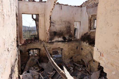 Καμένη γη άφησε πίσω της η καταστροφική πυρκαγιά στην Επαρχία Λεμεσού, Παρασκευή 25 Ιουλίου 2025. ΚΥΠΕ/ΚΑΤΙΑ ΧΡΙΣΤΟΔΟΥΛΟΥ