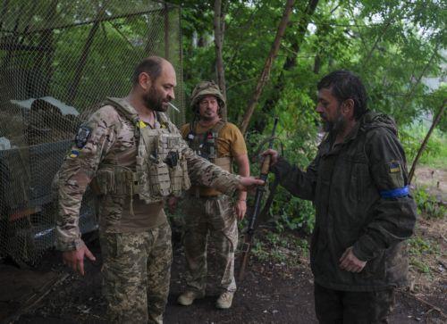 epa12283816 A handout photo made available by the press service of the 93rd 'Kholodnyi Yar' Separate Mechanized Brigade of the Ukrainian Armed Forces on 05 August 2025 shows servicemen from the brigade resting at an undisclosed location near the frontline in the Donetsk region, eastern Ukraine, 04 August 2025, amid the Russian invasion.  EPA/UKRAINE'S 93RD...