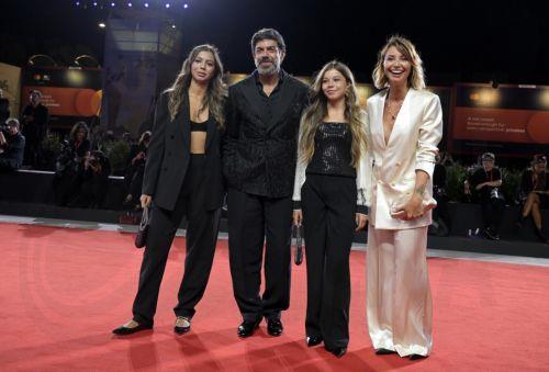 epa12341507 (L-R) Greta Favino, Pierfrancesco Favino, Lea Favino and Anna Ferzetti arrive for the screening of 'Il maestro' during the 82nd annual Venice International Film Festival, in Venice, Italy, 31 August 2025. The film festival runs from 27 August to 06 September 2025.  EPA/RICCARDO ANTIMIANI