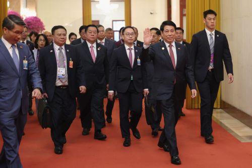 epa12350755 Vietnamese President Luong Cuong arrives for a meeting with Chinese President Xi Jinping at the Great Hall of the People in Beijing, China, 04 September 2025.  EPA/LINTAO ZHANG / POOL