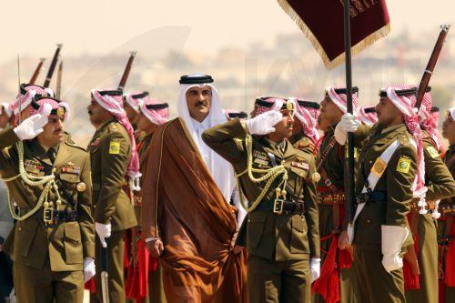 epa12384510 Emir of Qatar, Sheikh Tamim bin Hamad Al Thani arrives at Marka Military Airport in Amman, Jordan, 17 September 2025.  EPA/MOHAMED ALI