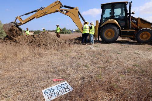 Ανασκαφές για αγνοούμενους στη λίμνη στο χωριό Γαλάτεια στα κατεχόμενα, Τετάρτη 17 Σεπτεμβρίου 2025. ΚΥΠΕ/ΚΑΤΙΑ ΧΡΙΣΤΟΔΟΥΛΟΥ