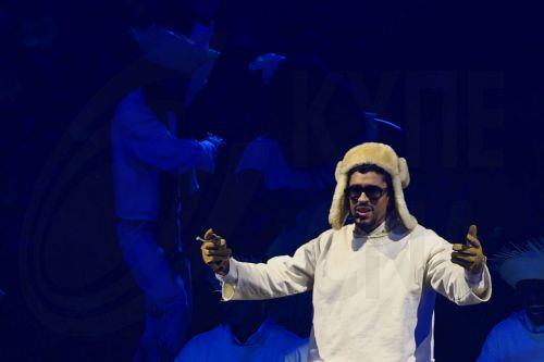 epa12394605 Bad Bunny performs at the Coliseo de Puerto Rico in San Juan, Puerto Rico, 20 September 2025. He concluded his residency, 'No Me Quiero Ir De Aqui: Una Mas,' with an additional and 31st show, turning the event into a public celebration. The concert was broadcast across plazas, cinemas, and venues throughout the island via the Amazon Music...