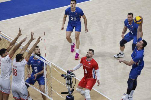 epa12399391 Lukas Vasina (R) of Czech Republic in action during a Round of 16 match between Tunisia and Czech Republic at the FIVB Volleyball Men's World Championship at the Mall of Asia Arena in Pasay City, Metro Manila, Philippines, 23 September 2025.  EPA/ROLEX DELA PENA