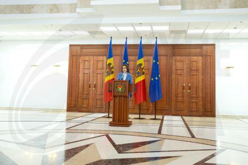 epa12414591 Moldovan President Maia Sandu speaks during a press conference at the presidential palace in Chisinau, Moldova, 29 September 2025. The pro-European Party of Action and Solidarity (PAS) secured a majority in the new parliament after winning over 50 percent of the vote in the 28 September elections, according to the Central Electoral Commission's...