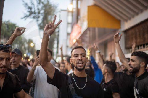 epa12426062 Moroccan youths demonstrate for reforms in the healthcare and education sectors in Rabat, Morocco, 02 October 2025.  EPA/JALAL MORCHIDI