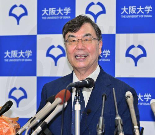 epa12434712 Shimon Sakaguchi, Professor Emeritus at Osaka University, smiles during a press conference in Suita City, Osaka, western Japan, 06 October 2025. On 06 October 2025, Mary E. Brunkow, Fred Ramsdell and Shimon Sakaguchi were awarded with the Nobel Prize in Physiology or Medicine 2025 for their research on the immune system.  EPA/JIJI PRESS JAPAN...