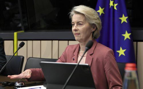 epa12469708 European Commission President Ursula von der Leyen attends a meeting of the European Commission (EC) at the European Parliament in Strasbourg, France, 21 October 2025. EP's current plenary session runs from 20 to 23 October 2025.  EPA/RONALD WITTEK