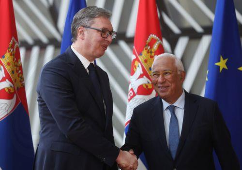 epa12502605 European Council President Antonio Costa (R) welcomes Serbian President Aleksandar Vucic (L) ahead to a meeting in Brussels, Belgium, 04 November 2025. EU release its enlargement progress ratings today, with foreign policy chief Kaja Kallas and commissioner Marta Kos presenting assessments on Georgia's decline, Ukraine's reform efforts amid war,...