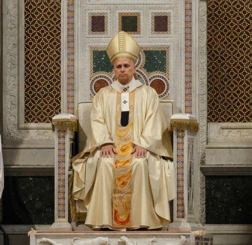 epa12513708 Pope Leo XIV presides over a Holy Mass on the occasion of the Feast of the Dedication of the Lateran Basilica, from the Basilica of Saint John Lateran in Rome, Italy, 09 November 2025.  EPA/GIUSEPPE LAMI