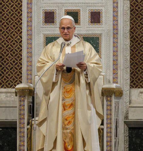epa12513710 Pope Leo XIV presides over a Holy Mass on the occasion of the Feast of the Dedication of the Lateran Basilica, from the Basilica of Saint John Lateran in Rome, Italy, 09 November 2025.  EPA/GIUSEPPE LAMI