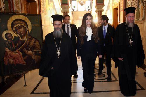 epa12522835 US Ambassador to Greece Kimberly Guilfoyle (C) arrives at her meeting with Archbishop of Greece Ieronymos, in Athens, Greece, 13 November 2025.  EPA/ORESTIS PANAGIOTOU
