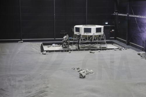 epa12537483 A replica of the lunar lander for the 'Argonaut' (European Large Logistics Lander, EL3) programme in the Luna Lab at the European Astronaut Centre (EAC) in Cologne, Germany, 20 November 2025. According to the European Space Agency (ESA), the Argonaut program represents Europe's path to 'autonomous, versatile and reliable access to the Moon'....