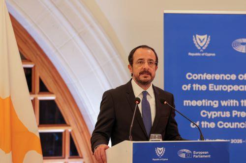 Ο Πρόεδρος της Δημοκρατίας κ. Νίκος Χριστοδουλίδης και η Πρόεδρος του Ευρωπαϊκού Κοινοβουλίου κα Roberta Metsola προβαίνουν σε δηλώσεις στα ΜΜΕ, στο Προεδρικό Μέγαρο, Λευκωσία, Κύπρος.