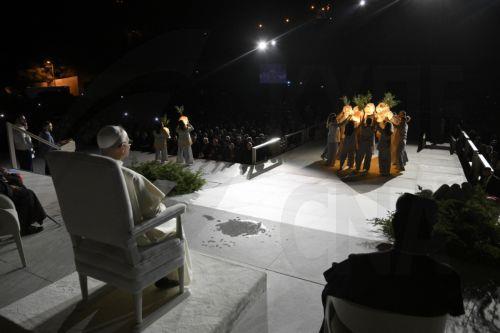 epa12563070 A handout picture provided by the Vatican Media shows Pope Leo XIV (L) during a meeting with young people in the Square in front of the Maronite Patriarchate of Antioch in Bkerke, Lebanon, 01 December 2025. Pope Leo XIV is on his first apostolic visit outside Italy since his election as pontiff. He visited Turkey from 27 November and continues...