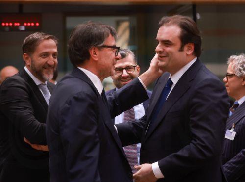 epa12585161 Italian Economy and Finance Minister Giancarlo Giorgetti (2-L) and Greek Finance Minister Kyriakos Pierrakakis (R) at the start of Eurogroup  Finance ministers Council in Brussels, Belgium, 11 December 2025. The Eurogroup will elect a President for the upcoming new term of office, in line with Protocol (No 14) on the Eurogroup, annexed to the EU...