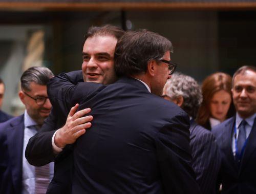 epa12585162 Italian Economy and Finance Minister Giancarlo Giorgetti (R) and Greek Finance Minister Kyriakos Pierrakakis (L) at the start of Eurogroup  Finance ministers Council in Brussels, Belgium, 11 December 2025. The Eurogroup will elect a President for the upcoming new term of office, in line with Protocol (No 14) on the Eurogroup, annexed to the EU...