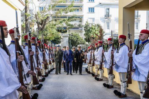 (Ξένη Δημοσίευση) Ο Πρόεδρος της Δημοκρατίας Κωνσταντίνος Τασούλας παρέστη στον εορτασμό της 157ης επετείου από την ίδρυση της Προεδρικής Φρουράς, Παρασκευή 12 Δεκεμβρίου 2025. ΑΠΕ-ΜΠΕ/ΠΡΟΕΔΡΙΑ ΤΗΣ ΔΗΜΟΚΡΑΤΙΑΣ/ΘΟΔΩΡΗΣ ΜΑΝΩΛΟΠΟΥΛΟΣ