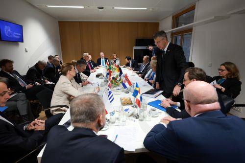 epa12600178 A general view during a migration breakfast prior the EU Council Summit in Brussels, Belgium, 18 December 2025. EU leaders are meeting to discuss the latest developments in Ukraine, the EU's next multiannual financial framework, the EU enlargement process, and the geoeconomic situation in the European Union.  EPA/OLIVIER HOSLET / POOL