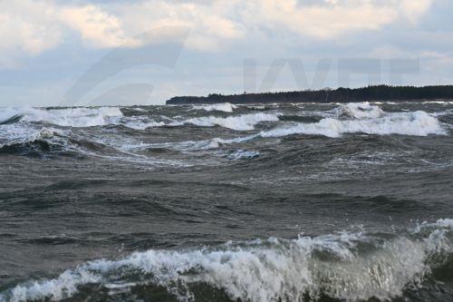 epa12617745 A storm on the Baltic Sea, seen from the beach in Darlowo, northwestern Poland, 30 December 2025. Due to forecasted storm winds, the Institute of Meteorology and Water Management has issued a second-degree warning for rising water levels along the coast.  EPA/PIOTR KOWALA POLAND OUT