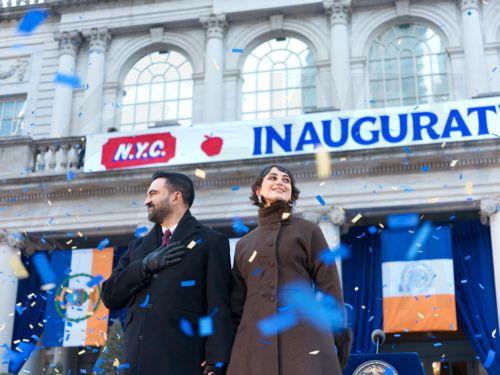 epa12621224 New York City Mayor Zohran Mamdani with his wife Rama Diwaji (R) celebrate his  Inauguration as Mayor of New Yorkin New York, New York, USA, 01 January 2026.  EPA/TAURAT HOSSEIN