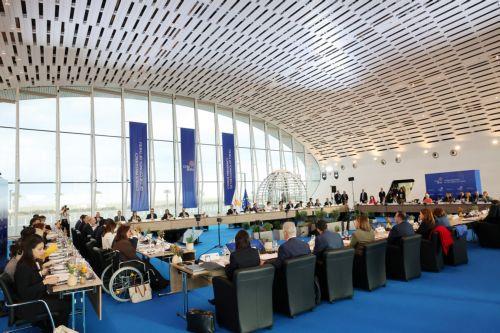 Επίσημη επίσκεψη στην Κύπρο πραγματοποιεί το Σώμα των Επιτρόπων της Ευρωπαϊκής Ένωσης, στο πλαίσιο των επαφών του με την Κυβέρνηση της Κυπριακής Δημοκρατίας, υπό την ιδιότητά της ως Προεδρίας του Συμβουλίου της Ευρωπαϊκής Ένωσης, Νέο Λιμάνι Λεμεσού 15 Ιανουαρίου. ΚΥΠΕ/ΚΑΤΙΑ ΧΡΙΣΤΟΔΟΥΛΟΥ