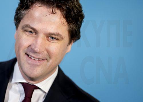 epa12660782 Christian Democratic Appeal (CDA) leader Henri Bontenbal arrives at the coalition government for a meeting with informateur Rianne Letschert in The Hague, the Netherlands, 19 January 2026. The leaders of the D66, CDA, and VVD parties are seeking support for their minority cabinet formation.  EPA/KOEN VAN WEEL