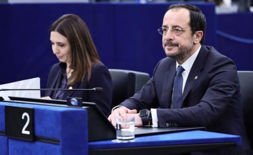 epa12663509 Cyprus Deputy Minister for European Affairs Marilena Raouna (L) and President of the Republic of Cyprus Nikos Christodoulides (R) at the European Parliament in Strasbourg, France, 20 January 2026. The current plenary session runs from 19 until 22 January 2026.  EPA/RONALD WITTEK