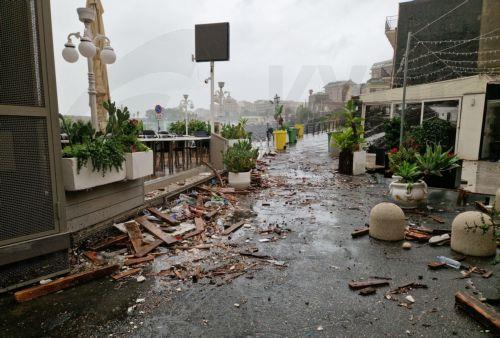 epa12663976 A view shows areas affected by bad weather in the seaside village of San Giovanni Li Cuti in Catania, Sicily, Italy, 20 January 2026.  EPA/ORIETTA SCARDINO