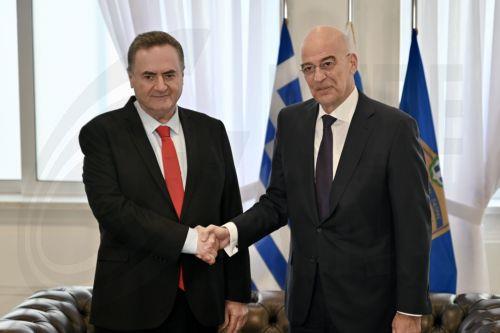 (Ξένη Δημοσίευση). Ο υπουργός Εθνικής Άμυνας, Νίκος Δένδιας(Δ), συναντήθηκε σήμερα, Τρίτη 20 Ιανουαρίου 2026, με τον υπουργό Άμυνας του Ισραήλ Ισραήλ,  Israel Katz(Α), ο οποίος πραγματοποιεί επίσημη επίσκεψη στην Ελλάδα.Μετά την κατ’ ιδίαν συνάντηση των δύο υπουργών στο υπουργείο Εθνικής Άμυνας, στην οποία συζητήθηκαν οι στρατηγικές αμυντικές σχέσεις...